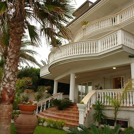 Cridda & Restaurant فندق