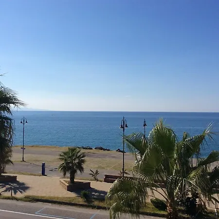 Cridda & Restaurant 3* غيزيريا