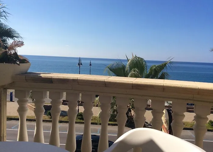 Cridda & Restaurant Szálloda 3*