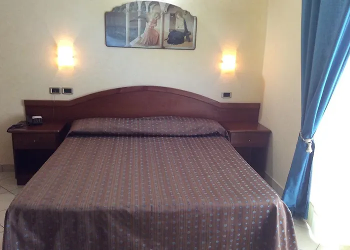 克里达酒店及餐厅 3* 吉泽利亚