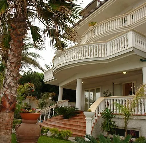 克里达酒店及餐厅 酒店