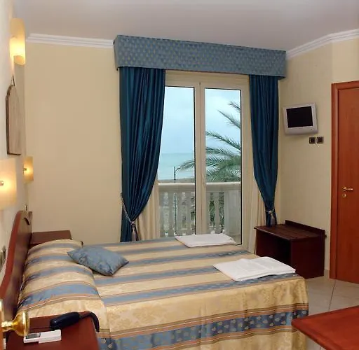 克里达酒店及餐厅 3*