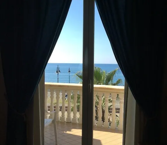 克里达酒店及餐厅